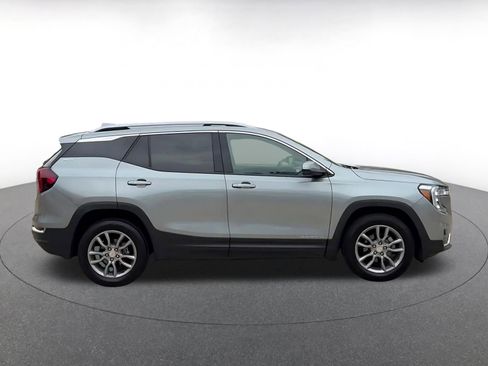 Used 2024 GMC Terrain SLT AWD/4WD image 16