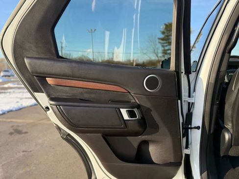 Used 2018 Land Rover Discovery HSE Luxury AWD/4WD image 24