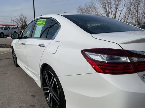 Used 2016 Honda Accord Sport image 5