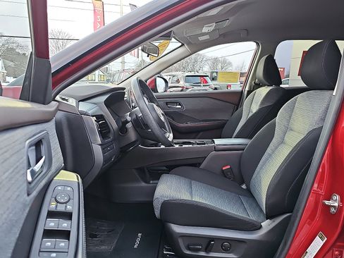 Certified 2021 Nissan Rogue SV image 14