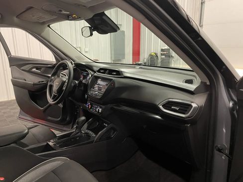 Used 2022 Chevrolet TrailBlazer LT w/ Driver Confidence Package image 46