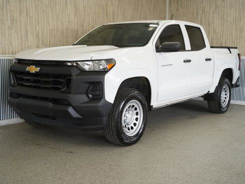 Used 2024 Chevrolet Colorado W/T image 4