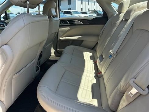 Used 2019 Lincoln MKZ Reserve FWD image 17