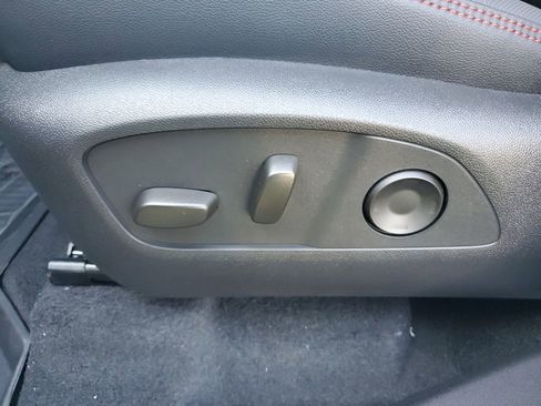 New 2026 Chevrolet Traverse RS w/ LPO, Floor Liner Package image 25