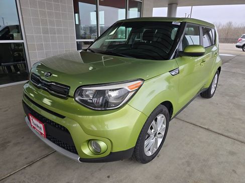 Used 2017 Kia Soul + image 1