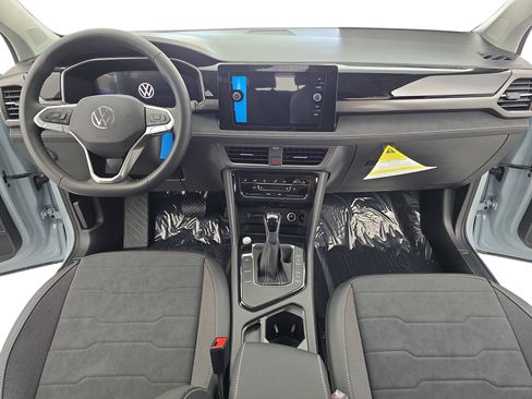 New 2026 Volkswagen Taos SE FWD image 9