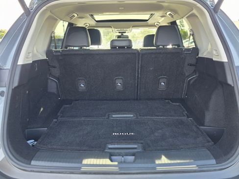 Used 2023 Nissan Rogue SL FWD image 12