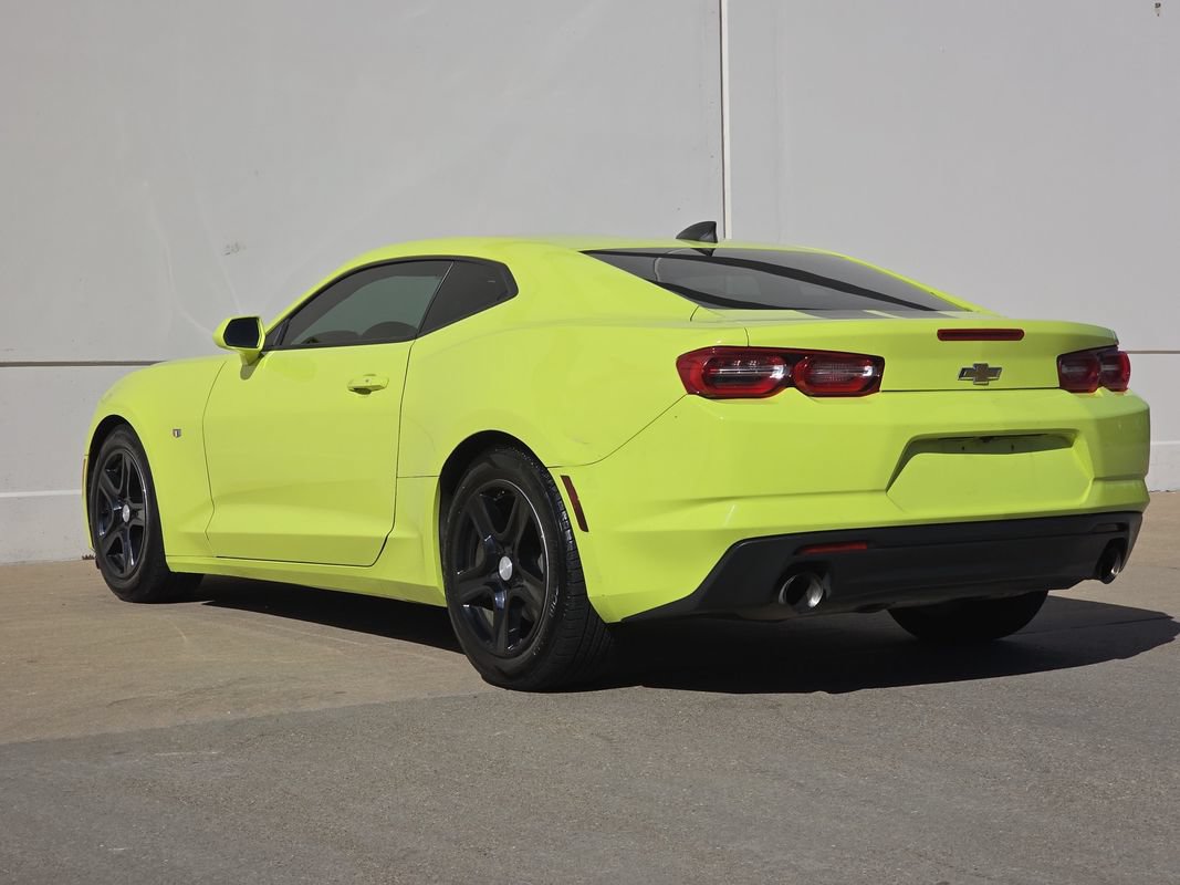 Used 2019 Chevrolet Camaro LT RWD image 3