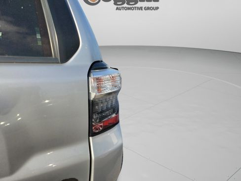 Used 2020 Toyota 4Runner Venture AWD/4WD image 21