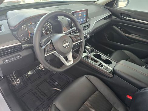 Used 2025 Nissan Altima 2.5 SR AWD/4WD image 8