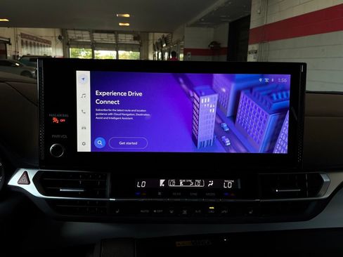Used 2026 Toyota Sienna XLE FWD image 34