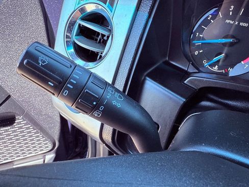 Used 2016 Ford Expedition EL XLT image 31