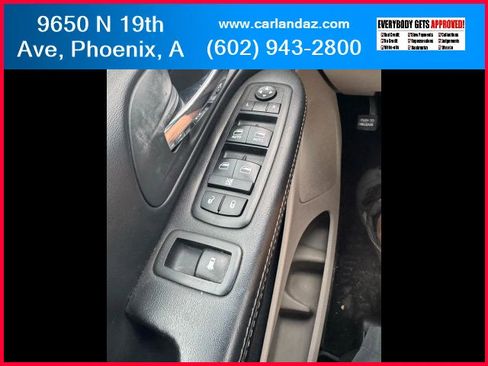 Used 2016 Chrysler Town & Country Touring image 15
