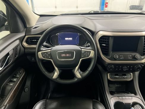 Used 2023 GMC Acadia Denali w/ Denali Ultimate Package AWD/4WD image 11