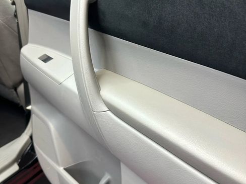 Used 2013 Toyota Highlander SE image 27