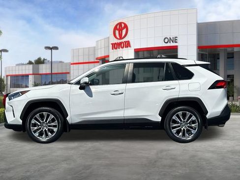 Certified 2019 Toyota RAV4 XLE Premium w/ Carpet Mat Package FWD image 9