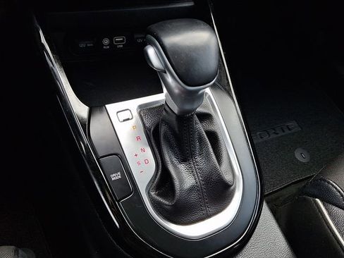 Certified 2021 Kia Forte GT-Line FWD image 14