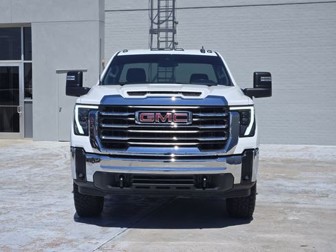 Used 2024 GMC Sierra 3500 SLE w/ SLE Convenience Package AWD/4WD image 3