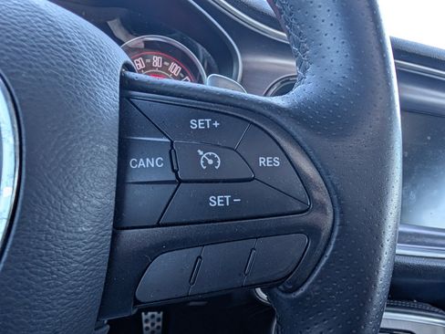 Used 2015 Dodge Challenger R/T image 15