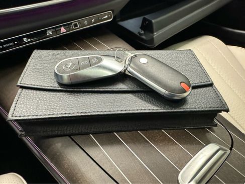 Used 2025 Mercedes-Benz E 350 4MATIC Sedan image 30