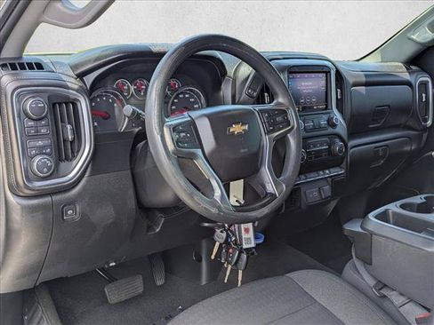Used 2020 Chevrolet Silverado 1500 LT w/ Trailering Package AWD/4WD image 9