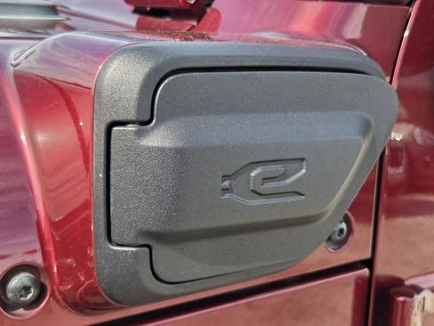 Used 2022 Jeep Wrangler Unlimited Sahara w/ Cold Weather Group image 12