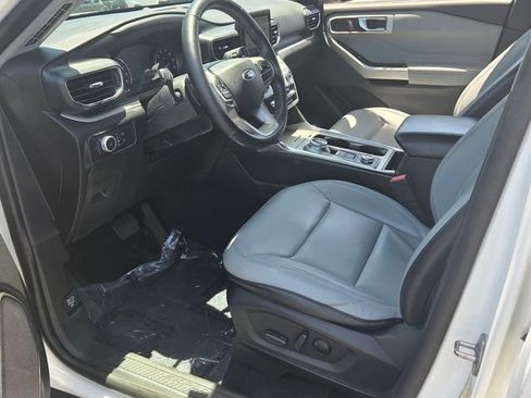 Used 2021 Ford Explorer XLT w/ Equipment Group 202A AWD/4WD image 9