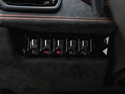 Used 2024 Lamborghini Huracan Sterrato AWD/4WD image 49