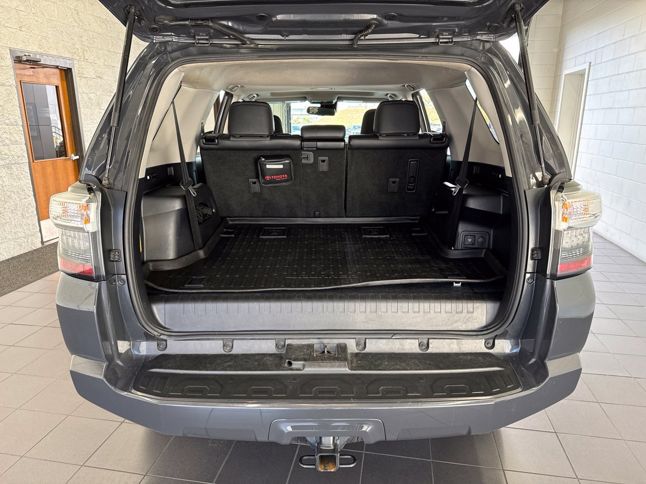 Used 2024 Toyota 4Runner SR5 Premium w/ Moonroof Package AWD/4WD image 9