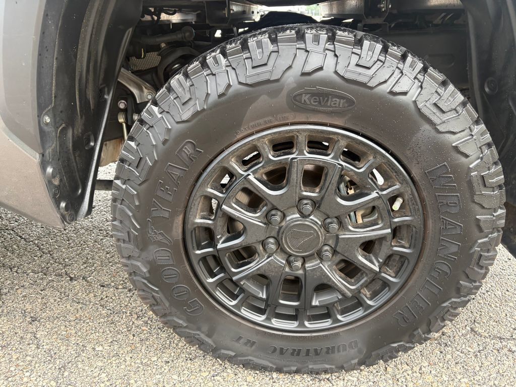 Used 2025 Toyota Tundra SR5 AWD/4WD image 10
