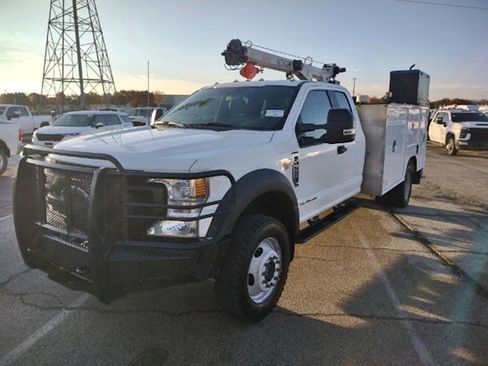 Used 2022 Ford F550 4X4 4dr SuperCab 167.9 191.9 i image 3