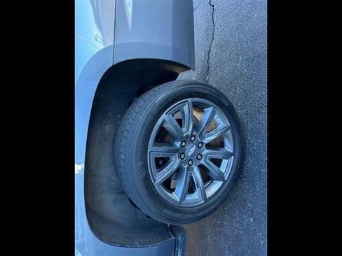 Used 2019 Chevrolet Suburban Premier image 22