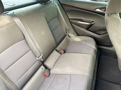 Used 2018 Chevrolet Cruze LS image 24