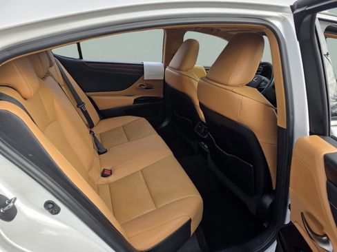 Certified 2022 Lexus ES 350 w/ Premium Package image 27