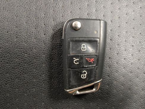 Used 2019 Volkswagen Tiguan SE w/ Panoramic Sunroof Package AWD/4WD image 32