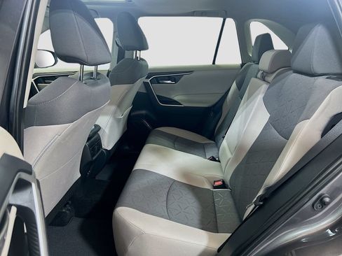 Used 2025 Toyota RAV4 XLE w/ Convenience Package FWD image 21