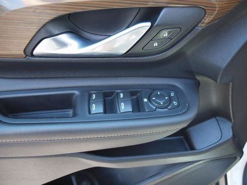 Used 2020 GMC Terrain SLE AWD/4WD image 8