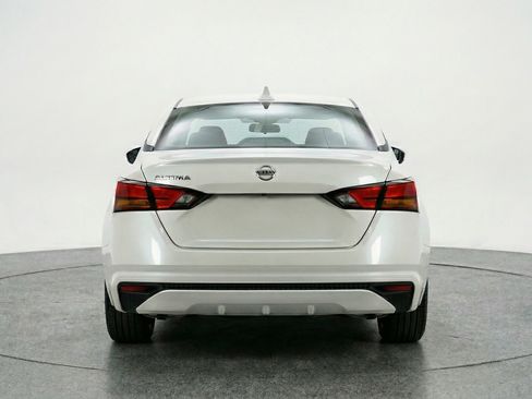 Used 2025 Nissan Altima 2.5 SV image 7
