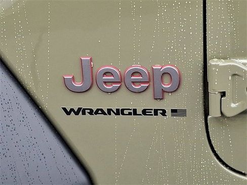 New 2026 Jeep Wrangler Unlimited Rubicon w/ Technology Group image 10