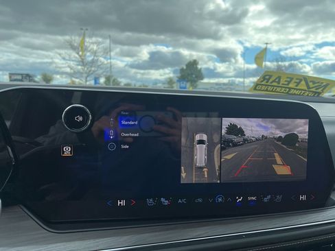 New 2026 Chevrolet Suburban Premier image 18