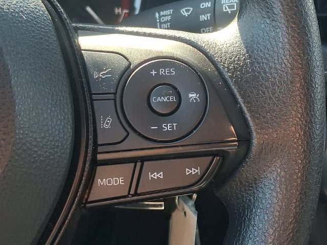 Used 2025 Toyota RAV4 LE AWD/4WD image 20