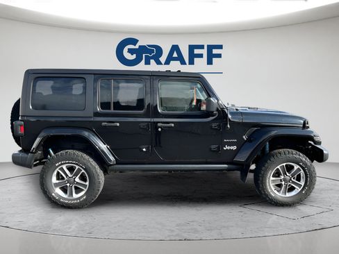 Used 2018 Jeep Wrangler Unlimited Sahara w/ Uconnect 4C Nav & Sound Group AWD/4WD image 6