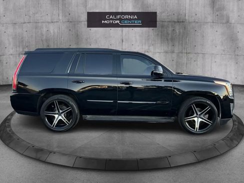 Used 2016 Cadillac Escalade Luxury image 4