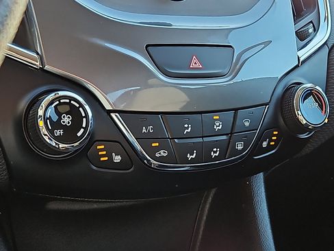 Used 2018 Chevrolet Cruze LT w/ Convenience Package image 15