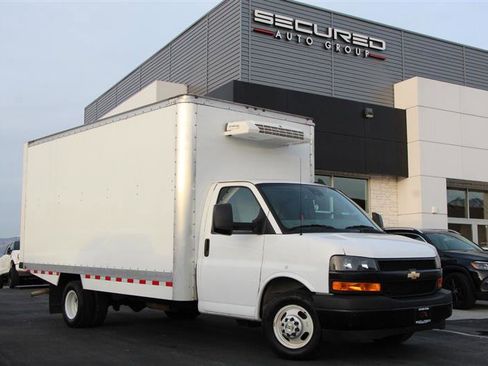 Used 2024 Chevrolet Express 3500 w/ Power Convenience Package image 34