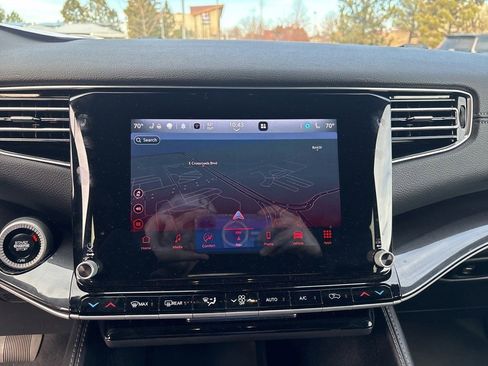 Used 2024 Jeep Wagoneer 4WD w/ Premium Group I image 14