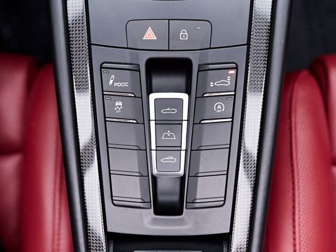 Used 2019 Porsche 911 Turbo S image 73