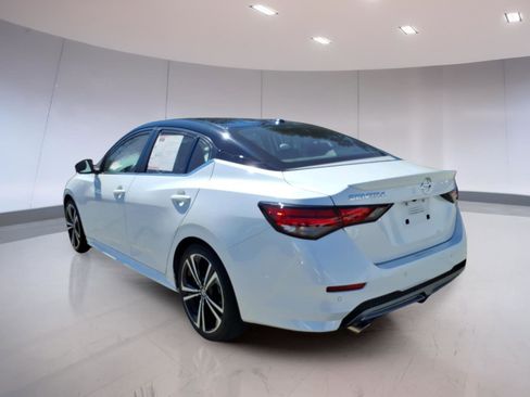 Used 2023 Nissan Sentra SR w/ SR Premium Package FWD image 3