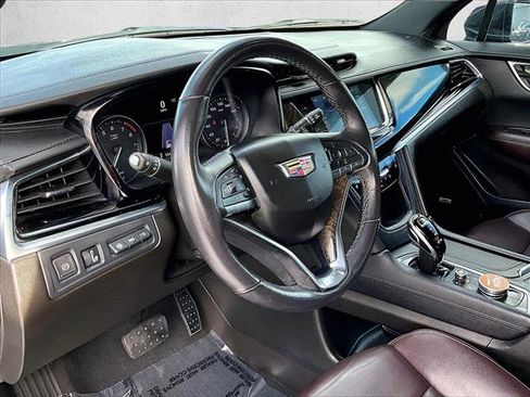 Used 2022 Cadillac XT6 Premium Luxury w/ Technology Package image 14