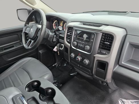 Used 2017 RAM 1500 ST RWD image 27
